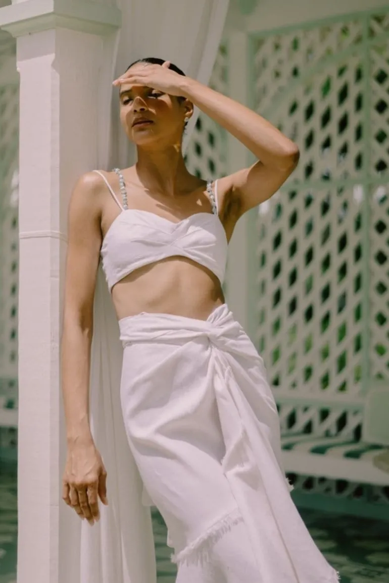 Tops<CULT MIA MINERAL CROP TOP White