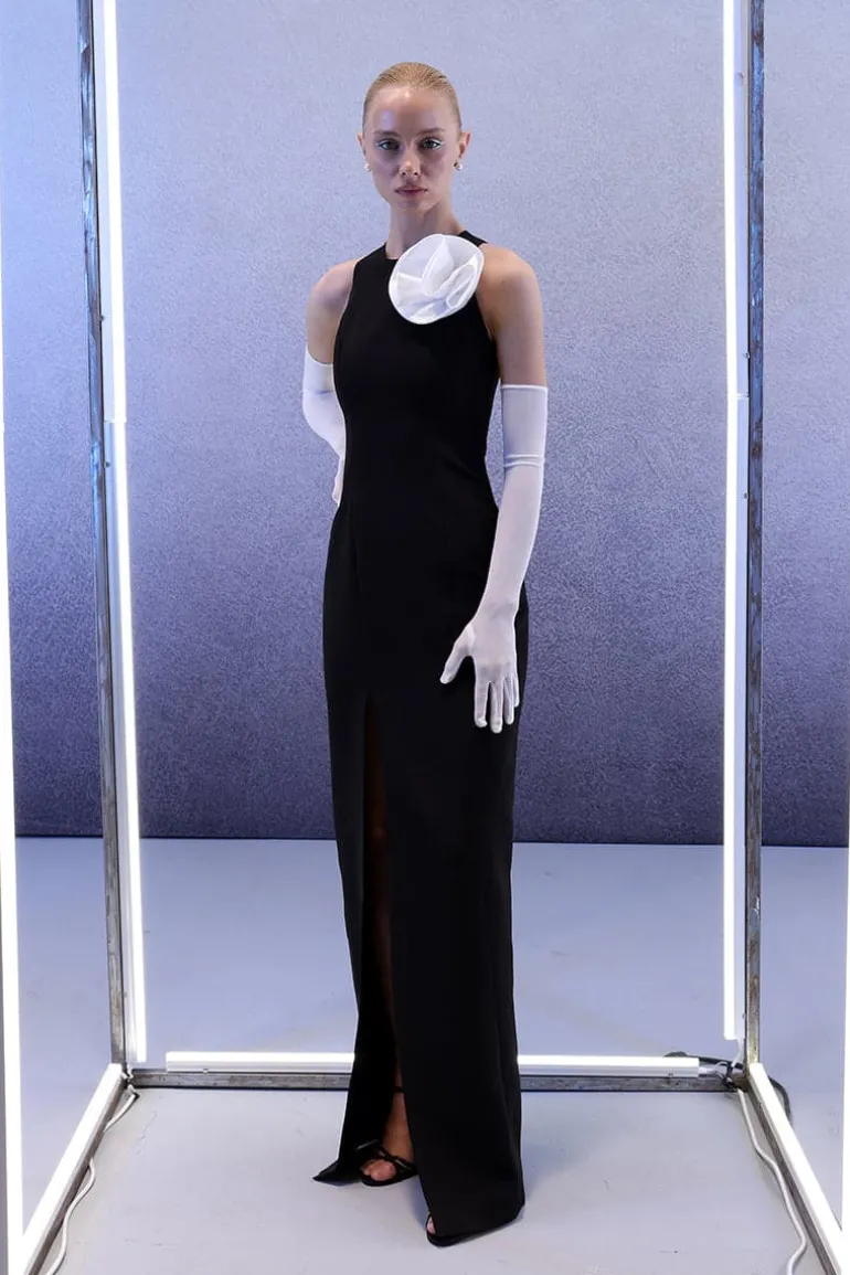 Dresses<CULT MIA MONOCHROME BLOOM MAXI DRESS Midnight Black