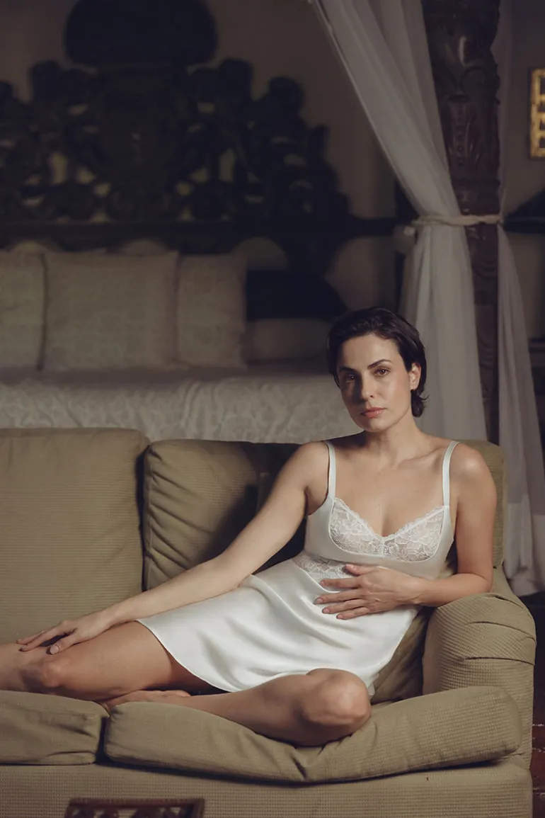 Sleep & Loungewear<CULT MIA MORGAN CRADLE BUST SILK CHEMISE Ivory