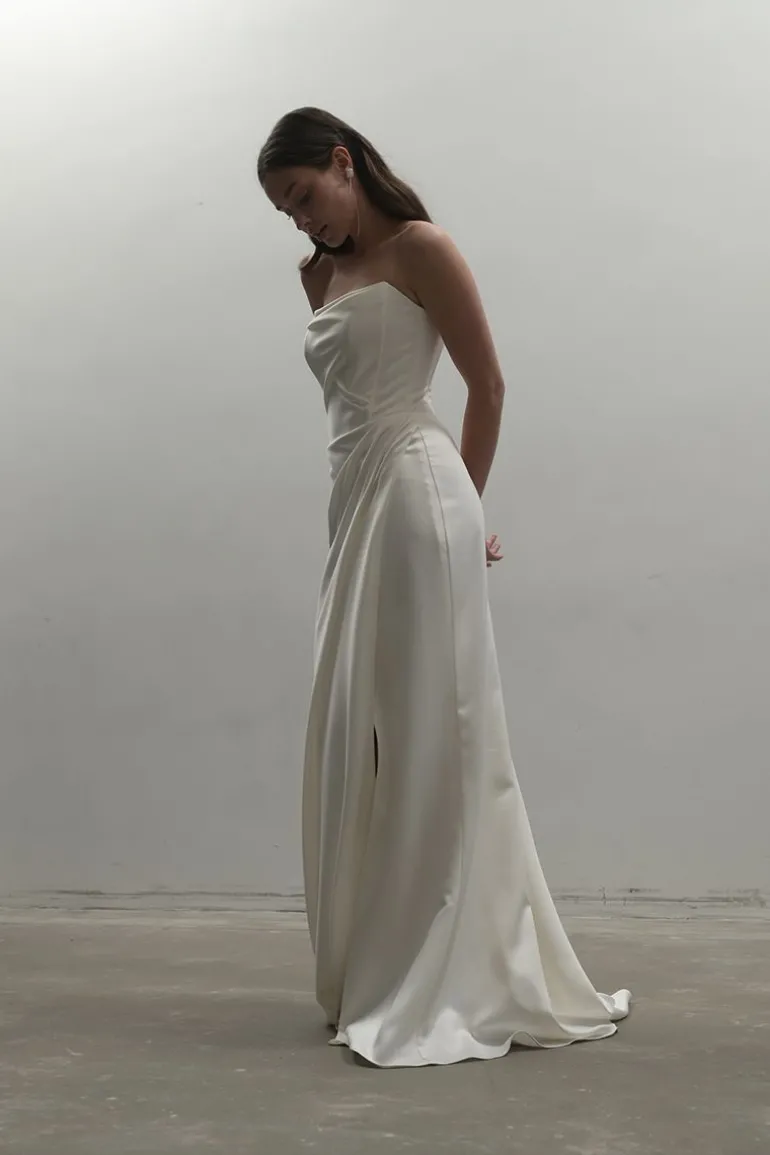 Dresses | Gowns<CULT MIA OFF-WHITE MINIMALISTIC DRAPED CORSET GOWN Off White