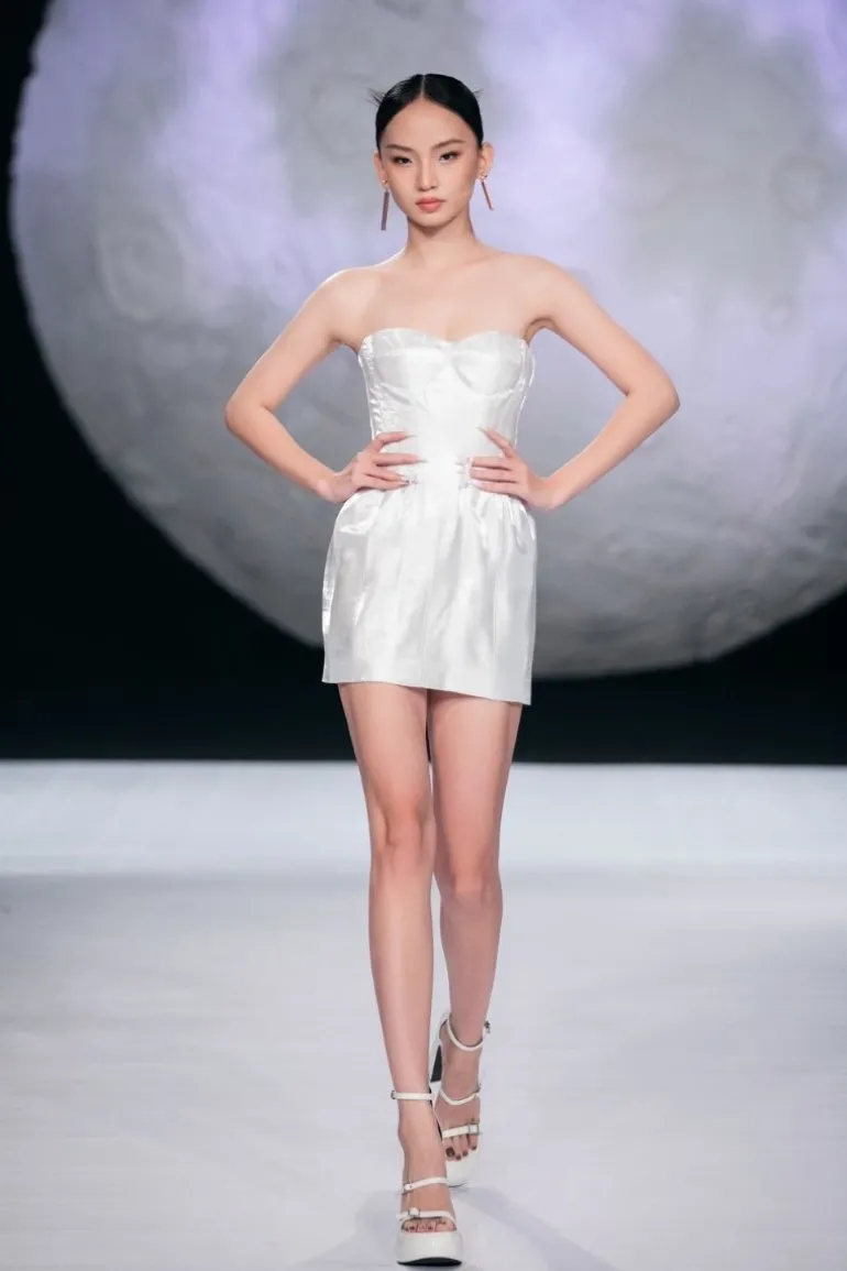 Dresses | Mini Dresses<CULT MIA OFF-WHITE SILK ORGANZA BANDEAU MINI DRESS Off White