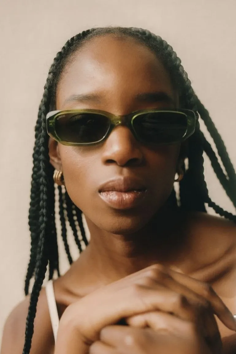 Sunglasses<CULT MIA ORE ROUNDED CATEYE SUNGLASSES Olive Green