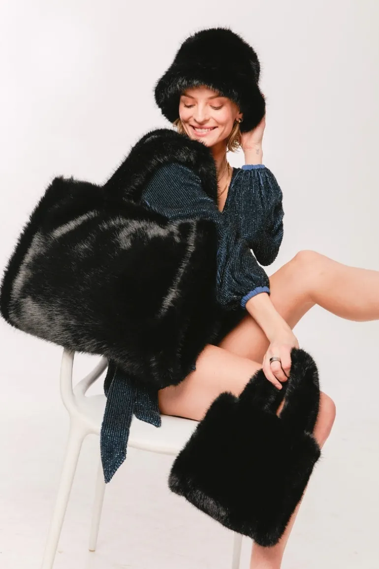 Shoulder Bags<CULT MIA OVERSIZED TOTE IN Ink Black