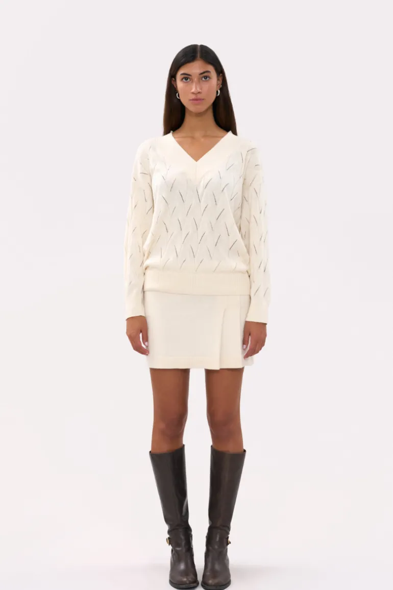 Knitwear<CULT MIA OVERSIZED V NECK JUMPER IN Cream