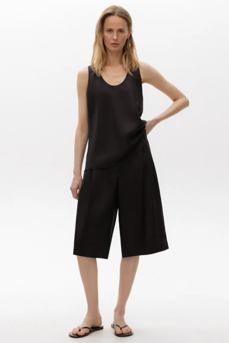 Pants<CULT MIA PAIGE SILK AND WOOL BLEND SHORTS Black