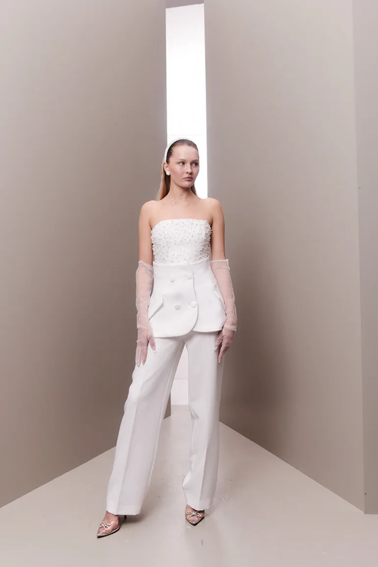 Outfit Sets<CULT MIA PEARL EMBELLISHED HOURGLASS BRIDAL THREE-PIECE SET Off-White