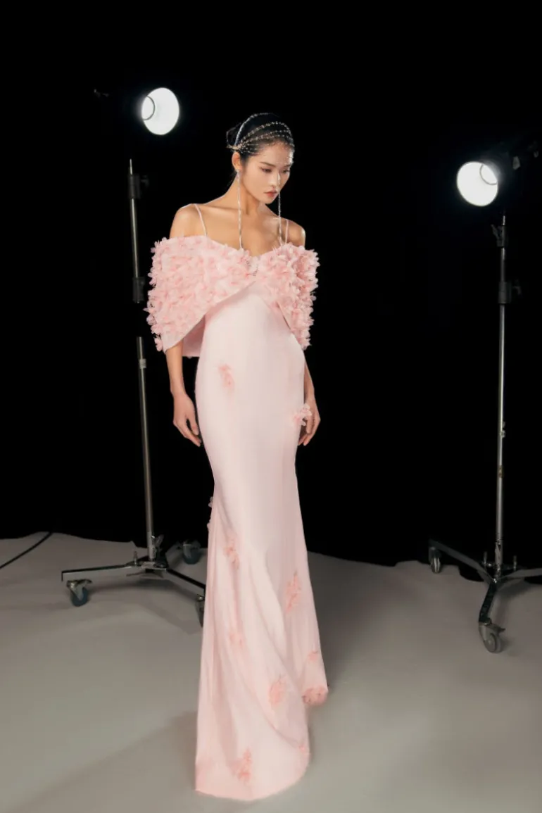 Dresses | Gowns<CULT MIA FLOWER APPLIQUE ORGANZA GOWN Pink