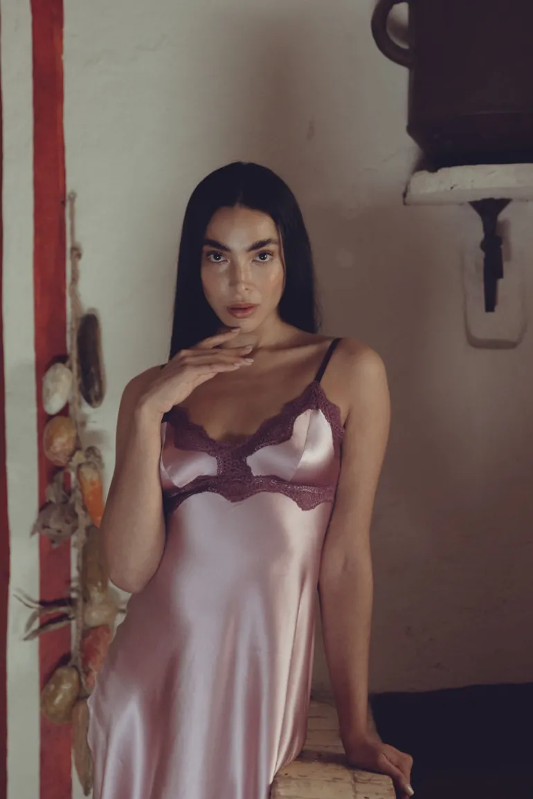 Sleep & Loungewear<CULT MIA RAQUEL FEMININE LOUNGE BUST-SUPPORT SILK CHEMISE IN Mauve