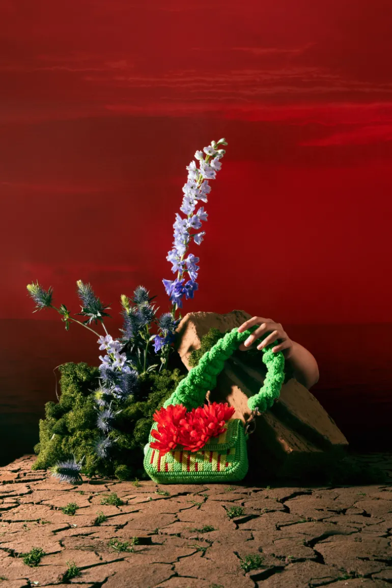 Shoulder Bags<CULT MIA RED AND GREEN ATACAMA SILK SHOULDER BAG Red & Green