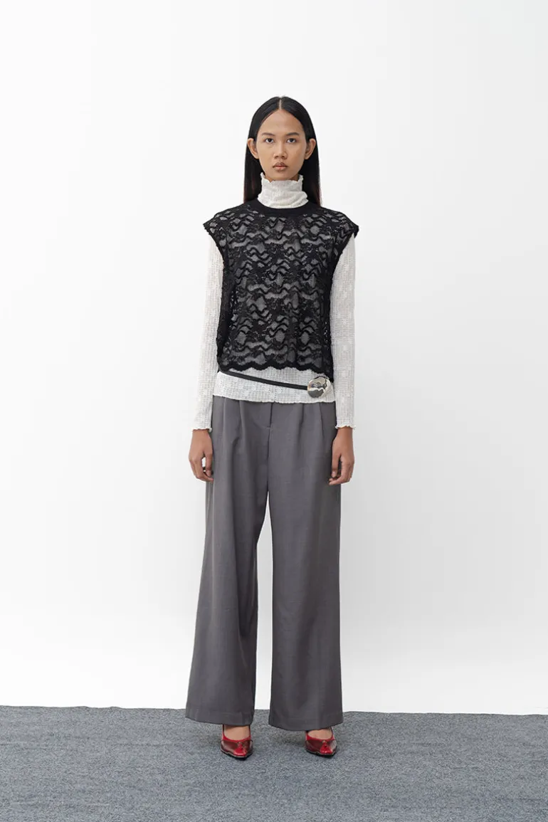 Tops<CULT MIA SARAH BUTTERFLY PATTERNED LACE TOP Black