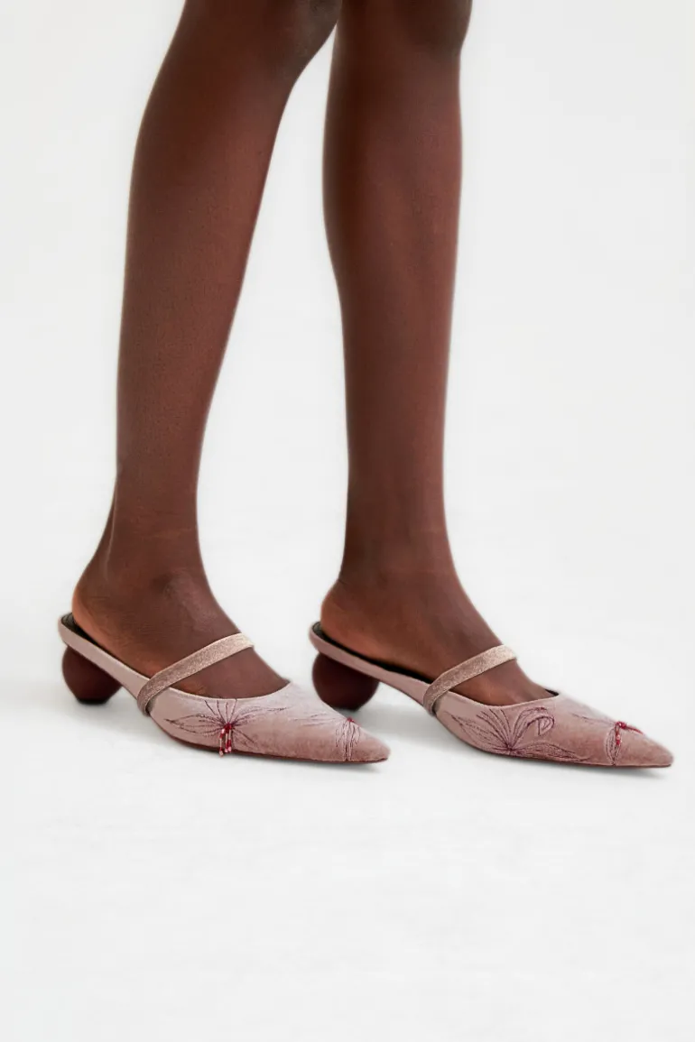 Heels<CULT MIA SARAI VELOUR MULES Dusty Pink