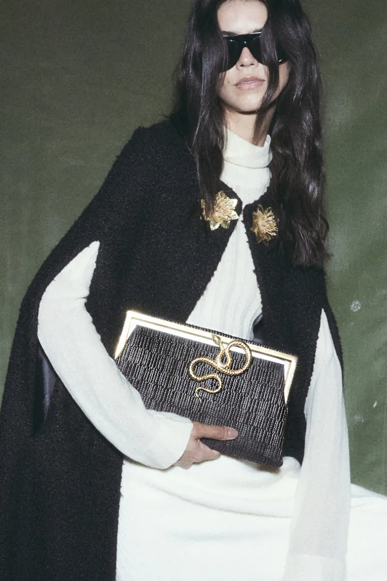 Clutch Bags<CULT MIA SERPENT ON BLACK WEAVE GRACE CLUTCH Black & Gold
