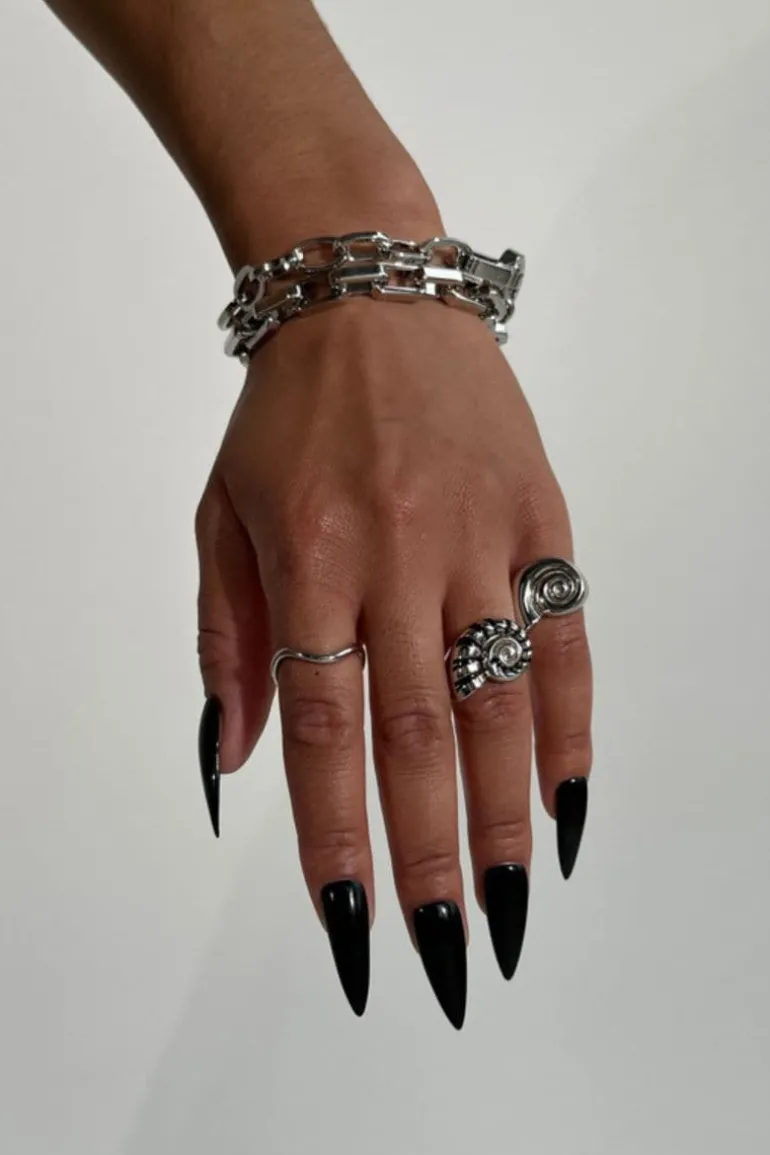 Rings<CULT MIA SILVER AND BLACK NAUTILUS RING Silver/Black