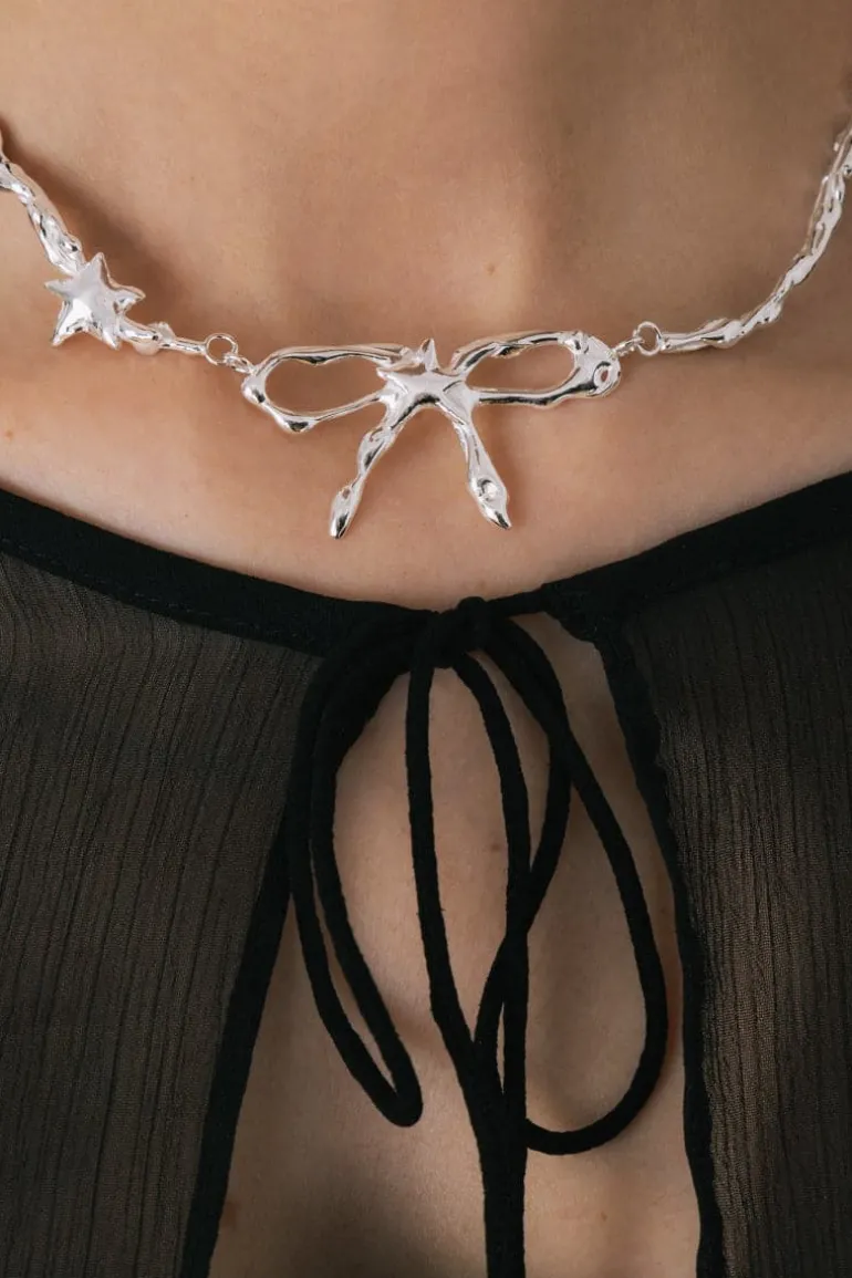 Necklaces<CULT MIA ETHEREAL BOW NECKLACE Silver