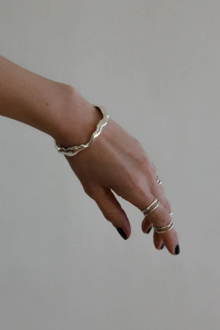 Bracelets<CULT MIA FLOW BANGLE Silver