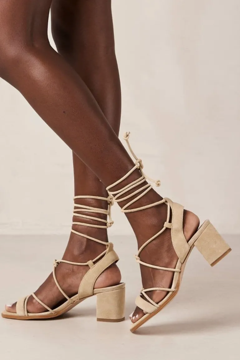 Sandals<CULT MIA SOPHIE SAND SANDALS