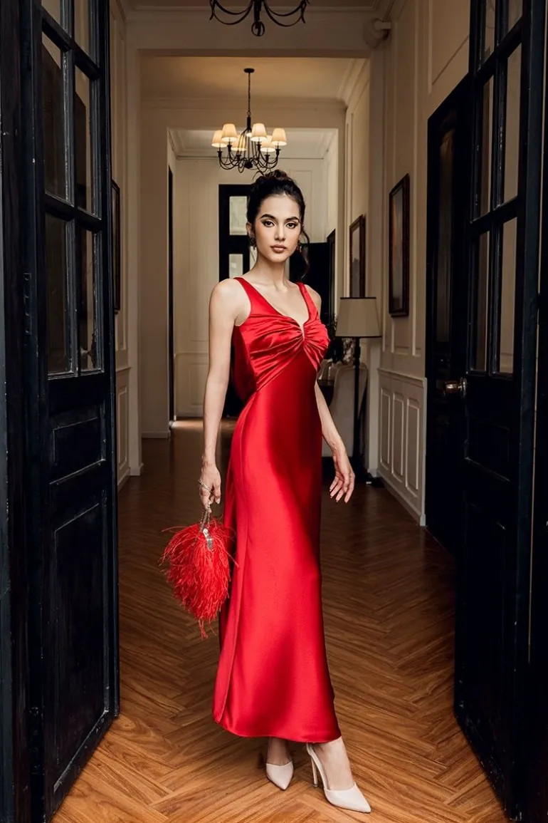 Dresses<CULT MIA STYLIZED BACKLESS SILK MAXI DRESS Red