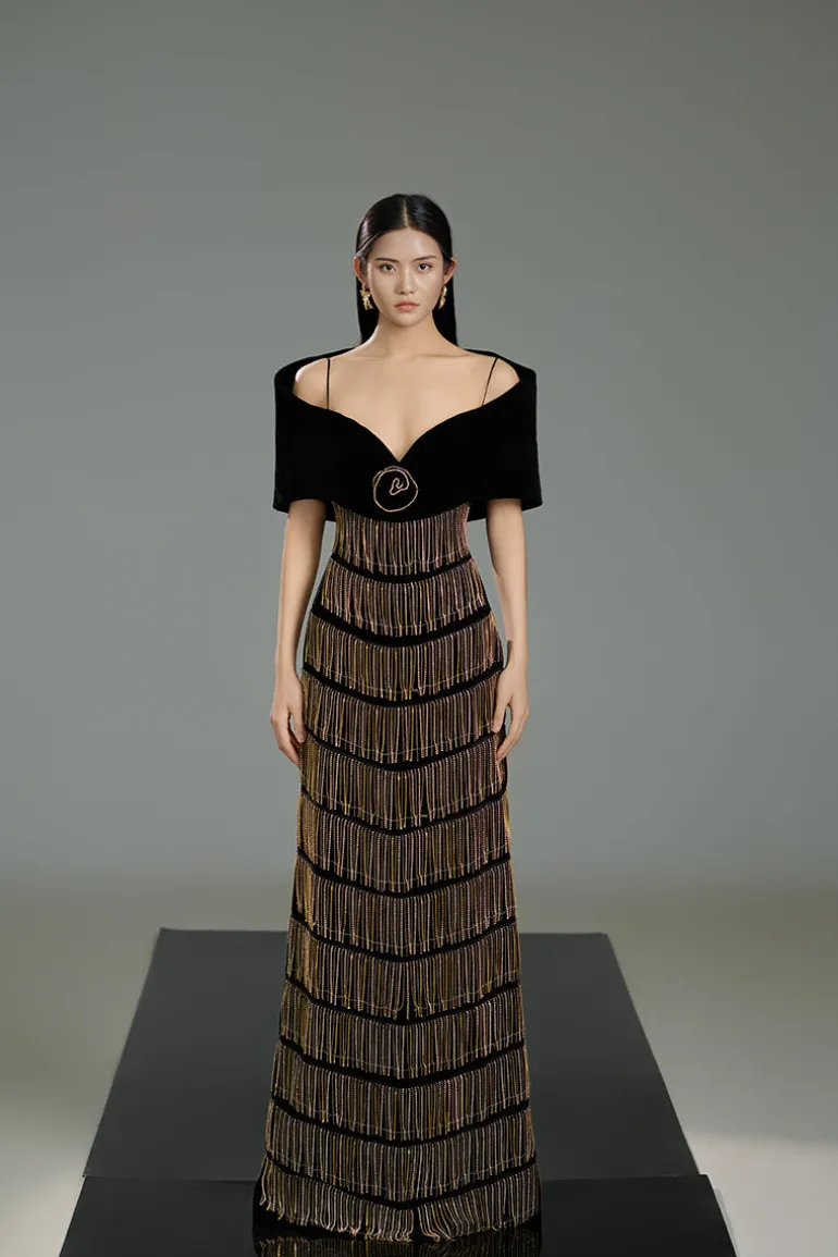 Dresses<CULT MIA TANNER TRUMPET COLD SHOULDER SLEEVED VELVET MAXI DRESS IN Black