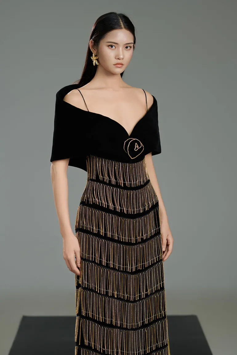 Dresses<CULT MIA TANNER TRUMPET COLD SHOULDER SLEEVED VELVET MAXI DRESS IN Black