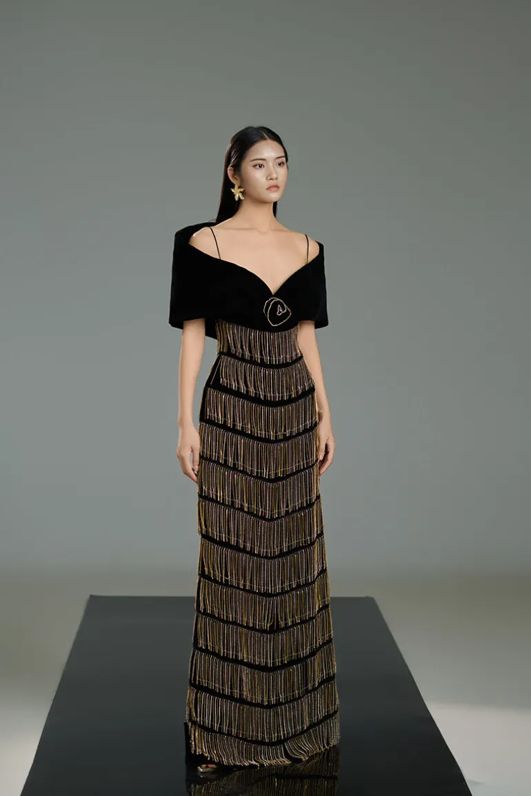 Dresses<CULT MIA TANNER TRUMPET COLD SHOULDER SLEEVED VELVET MAXI DRESS IN Black