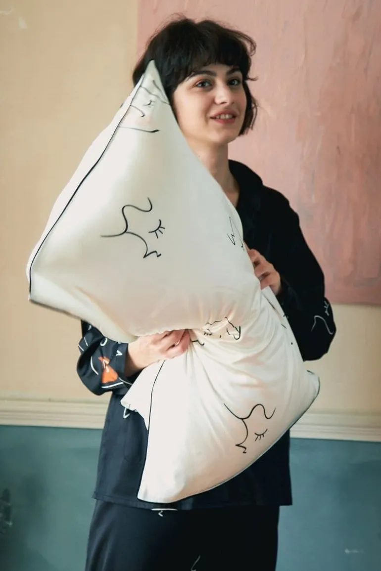 Home<CULT MIA THE DREAM SILK PILLOWCASE - WHITE