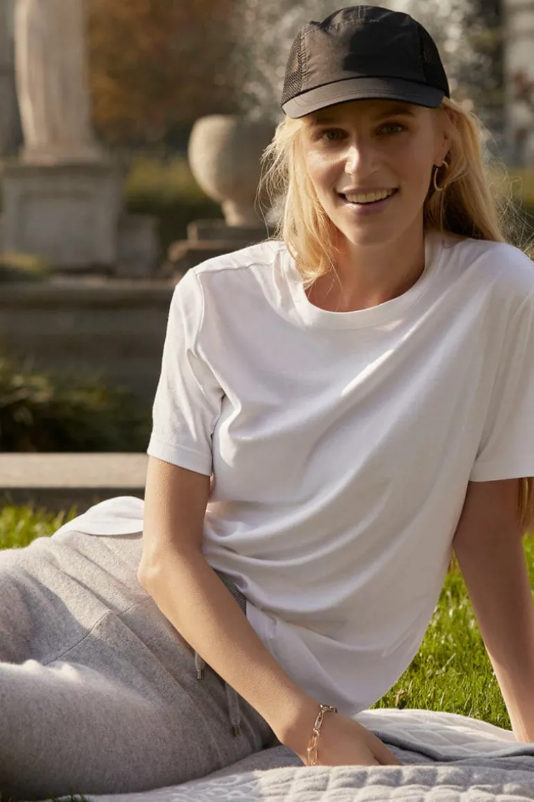 Tops<CULT MIA THE PERFECT WHITE T-SHIRT - OVERSIZED