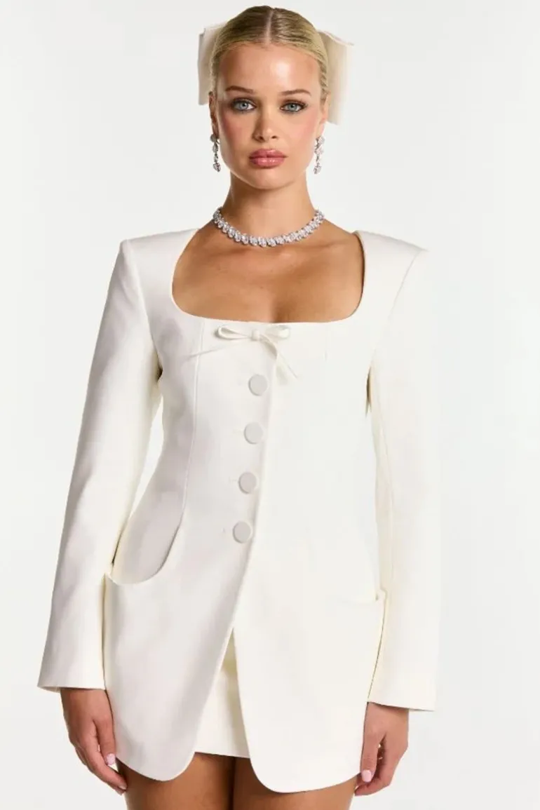 Blazers<CULT MIA TIFFANI BLAZER IN White