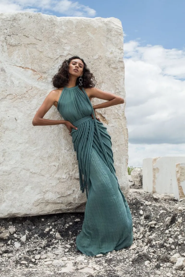 Dresses<CULT MIA VERA GOWN IN Emerald