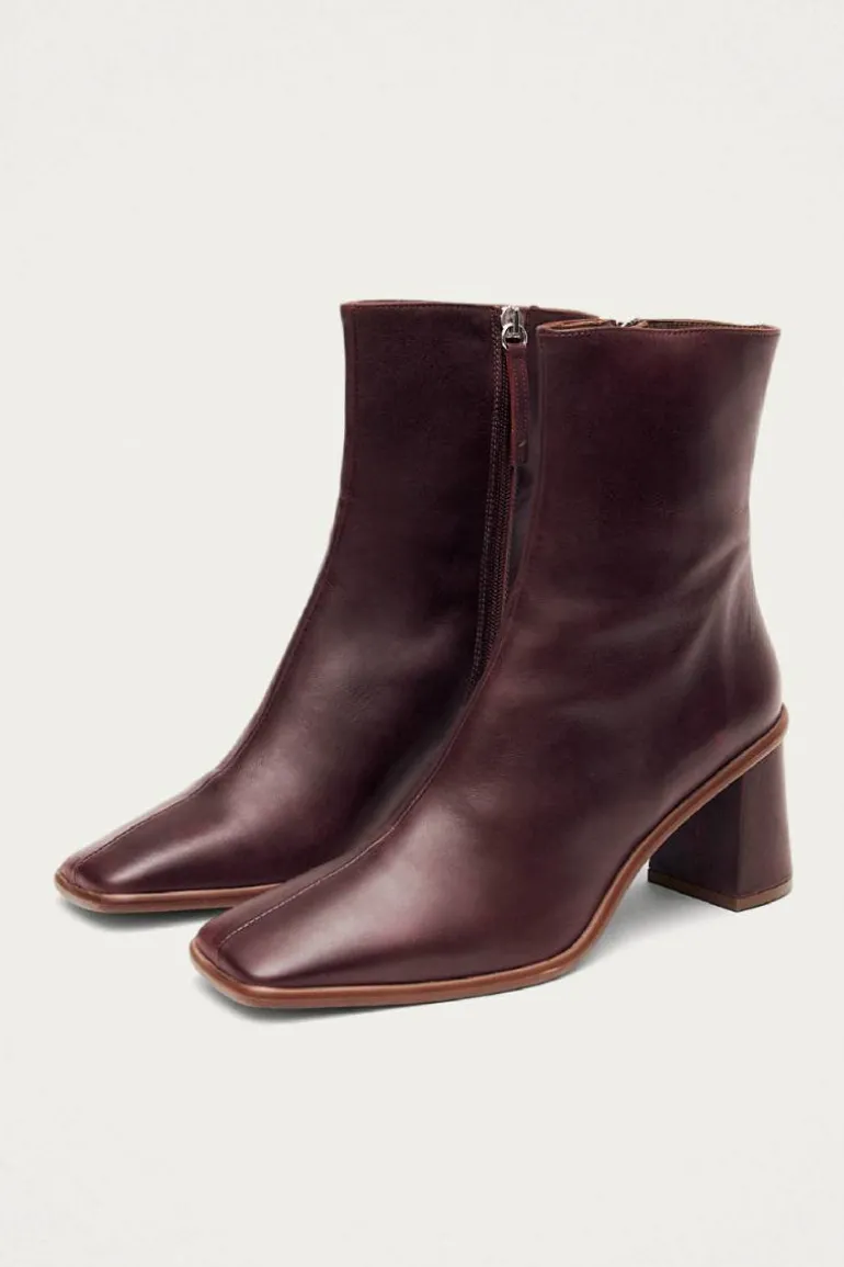 Boots<CULT MIA WEST CAPE LEATHER ANKLE BOOTS IN WINE BURGUNDY