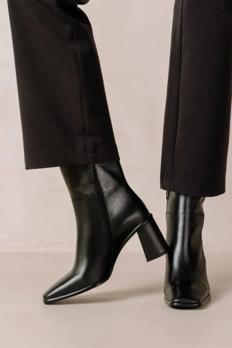 Boots<CULT MIA WEST VINTAGE TOTAL BLACK LEATHER ANKLE BOOTS