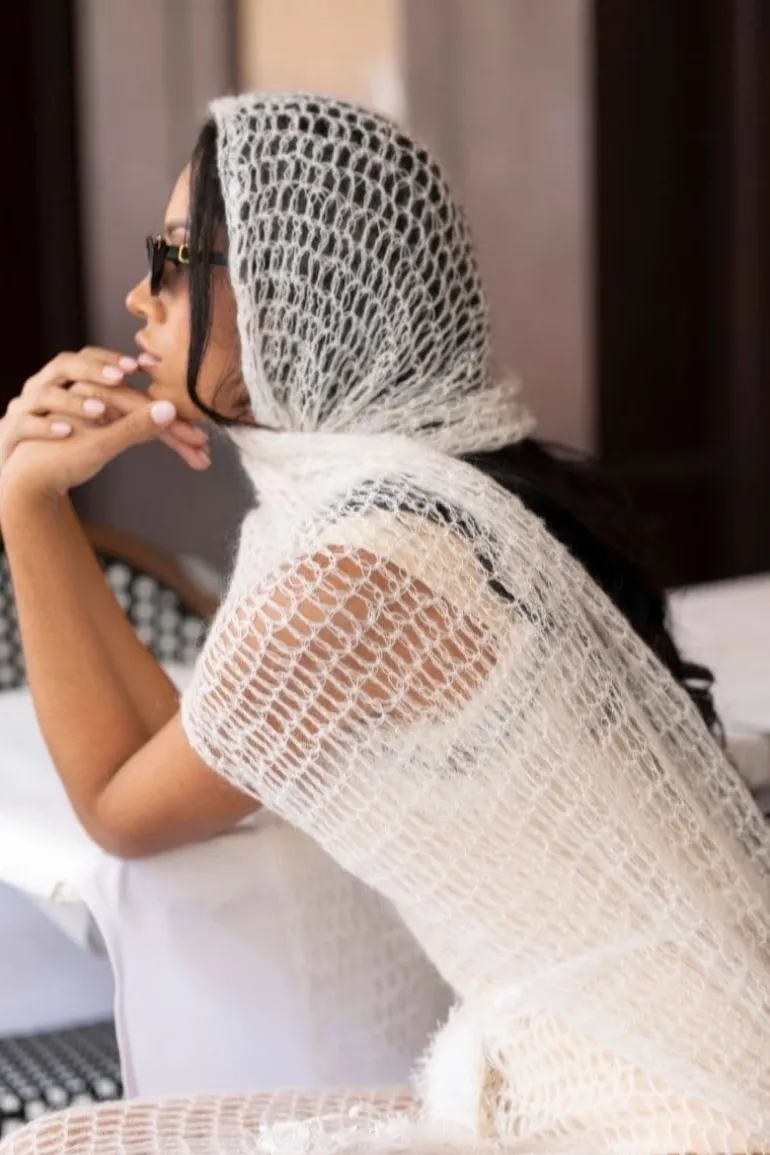 Scarves<CULT MIA CASHMERE HANDMADE KNITTED SHAWL White