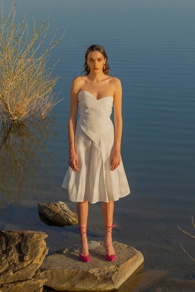 Skirts<CULT MIA CLOUD MIDI SKIRT White