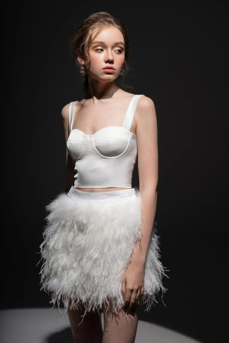 Tops<CULT MIA SARA TAFFETA CROP TOP White